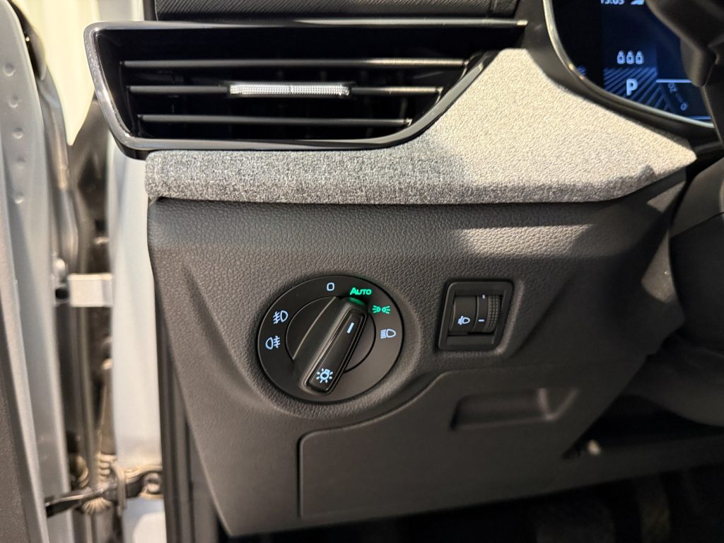 SKODA Kamiq 1.0 TSI DSG Black Dots Camera LED DAB+ Keyless - 11