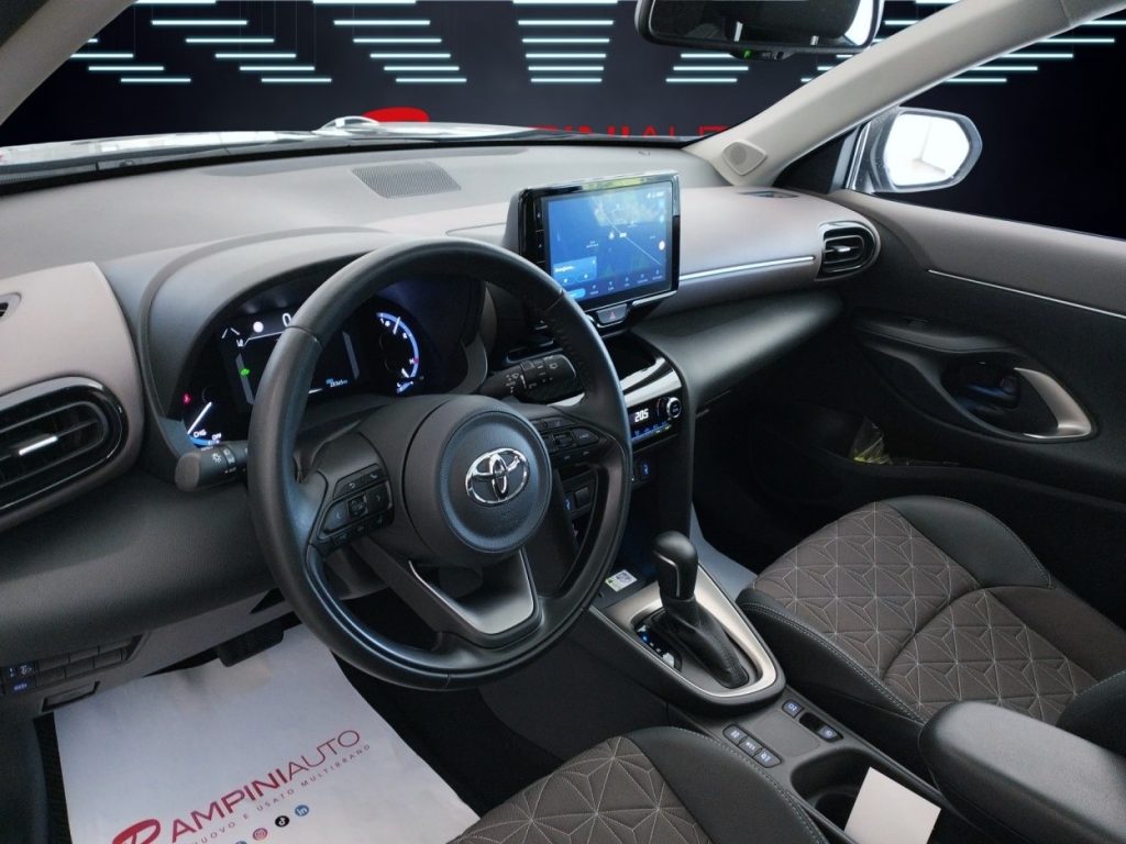 TOYOTA Yaris Cross 1.5 Hybrid E-CVT Lounge Km 28.000 Pronta - 13