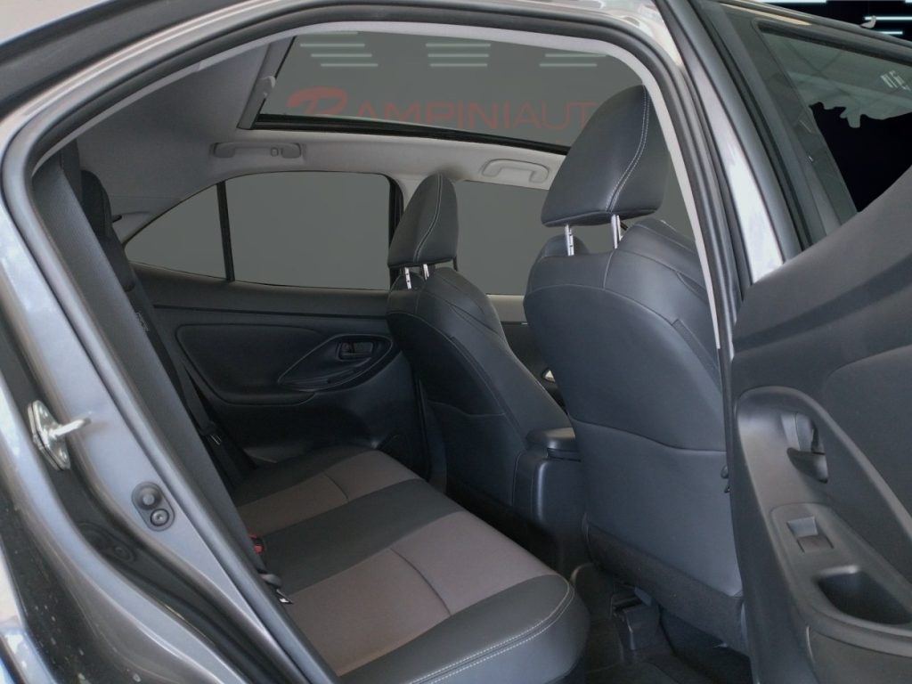 TOYOTA Yaris Cross 1.5 Hybrid E-CVT Lounge Km 28.000 Pronta - 17