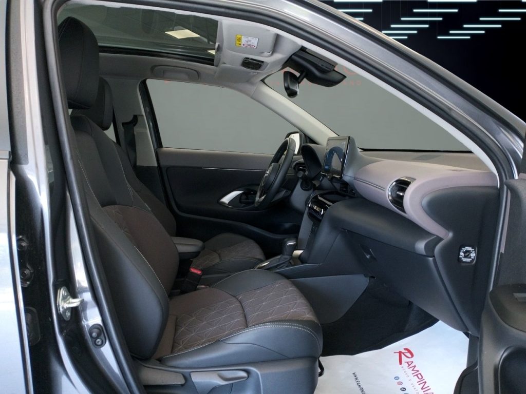 TOYOTA Yaris Cross 1.5 Hybrid E-CVT Lounge Km 28.000 Pronta - 18