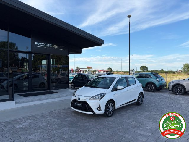 TOYOTA Yaris Bianco pastello