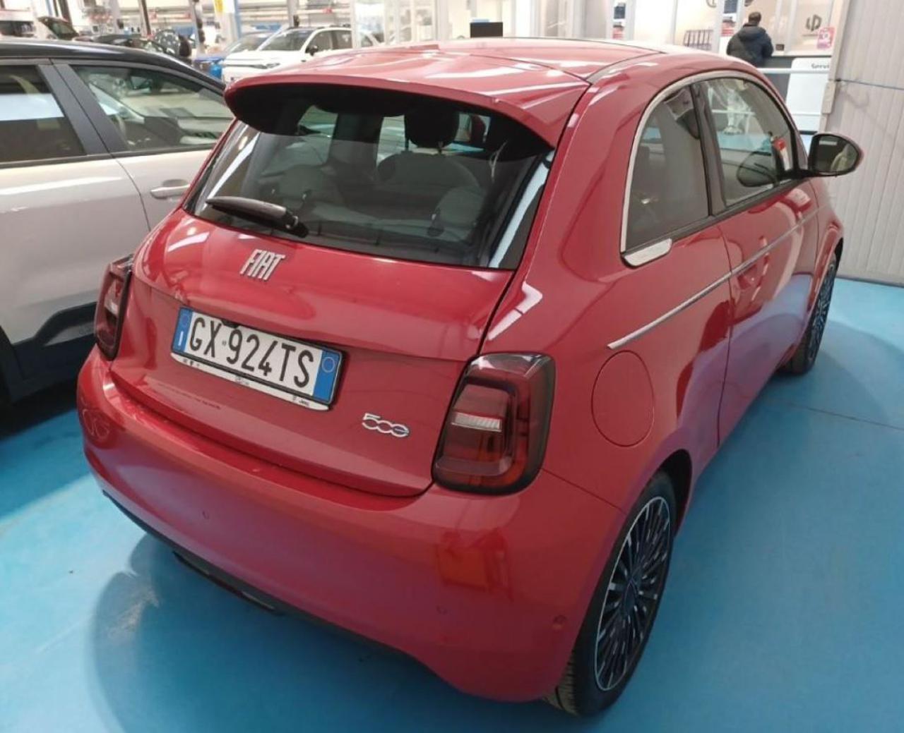 FIAT 500e Berlina 42 kWh La Prima 320 Km autonomia - 4