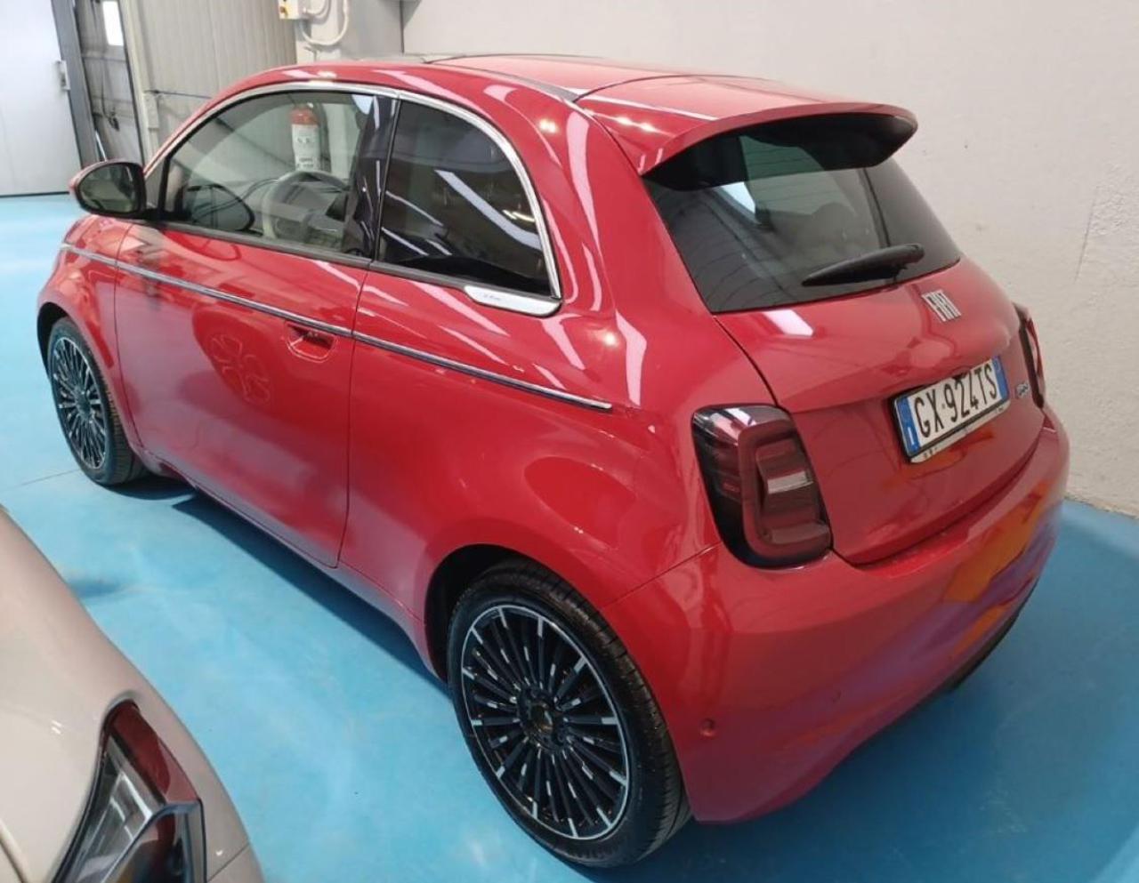 FIAT 500e Berlina 42 kWh La Prima 320 Km autonomia - 5