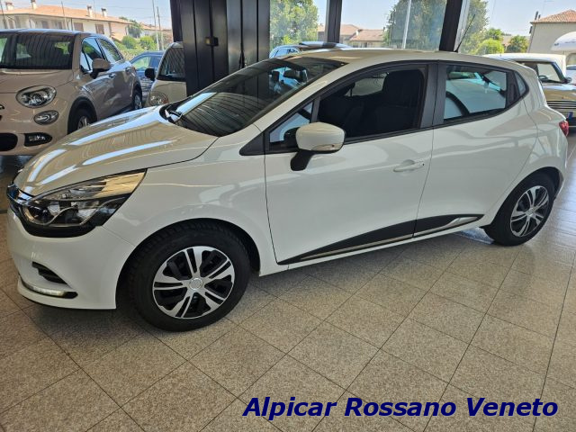 RENAULT Clio Bianco pastello