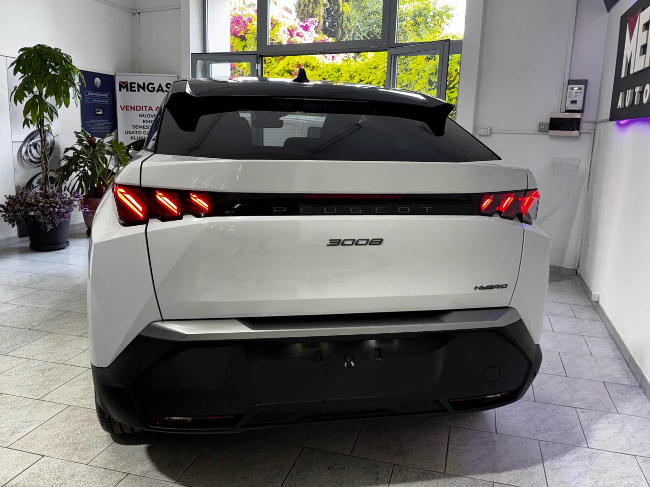 PEUGEOT 3008 Hybrid 145 e-DCS6 GT - 31