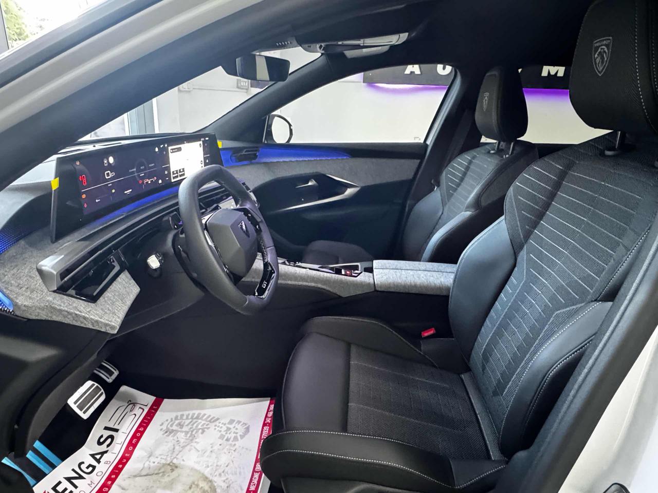 PEUGEOT 3008 Hybrid 145 e-DCS6 GT - 26