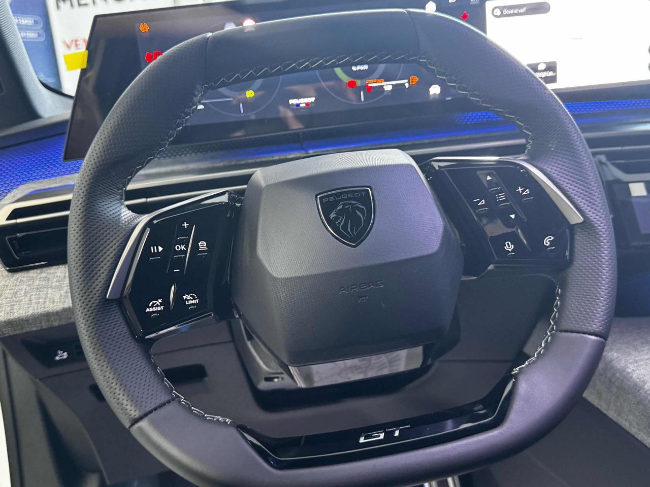PEUGEOT 3008 Hybrid 145 e-DCS6 GT - 9
