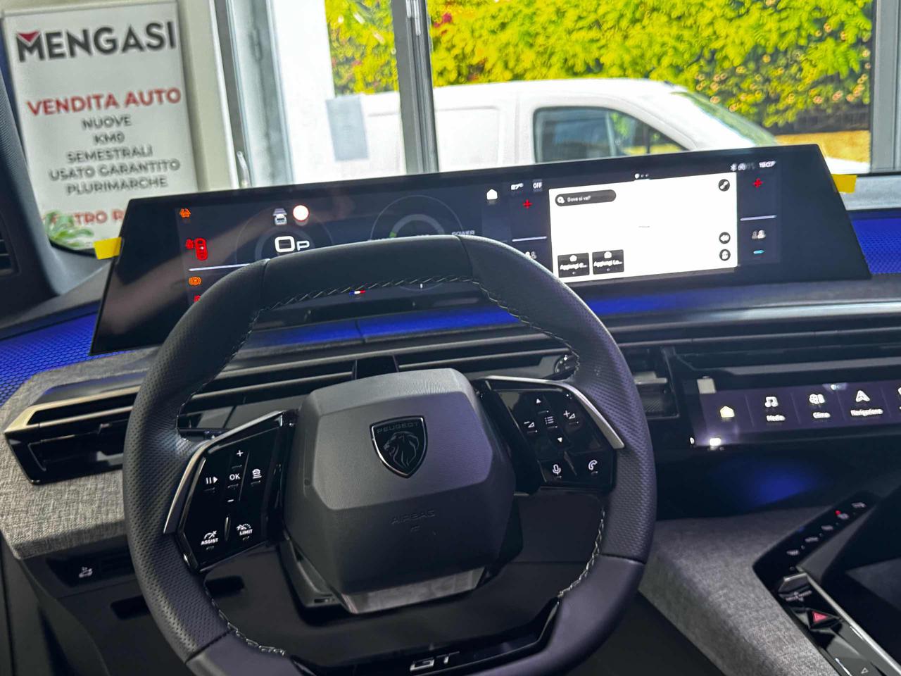PEUGEOT 3008 Hybrid 145 e-DCS6 GT - 10