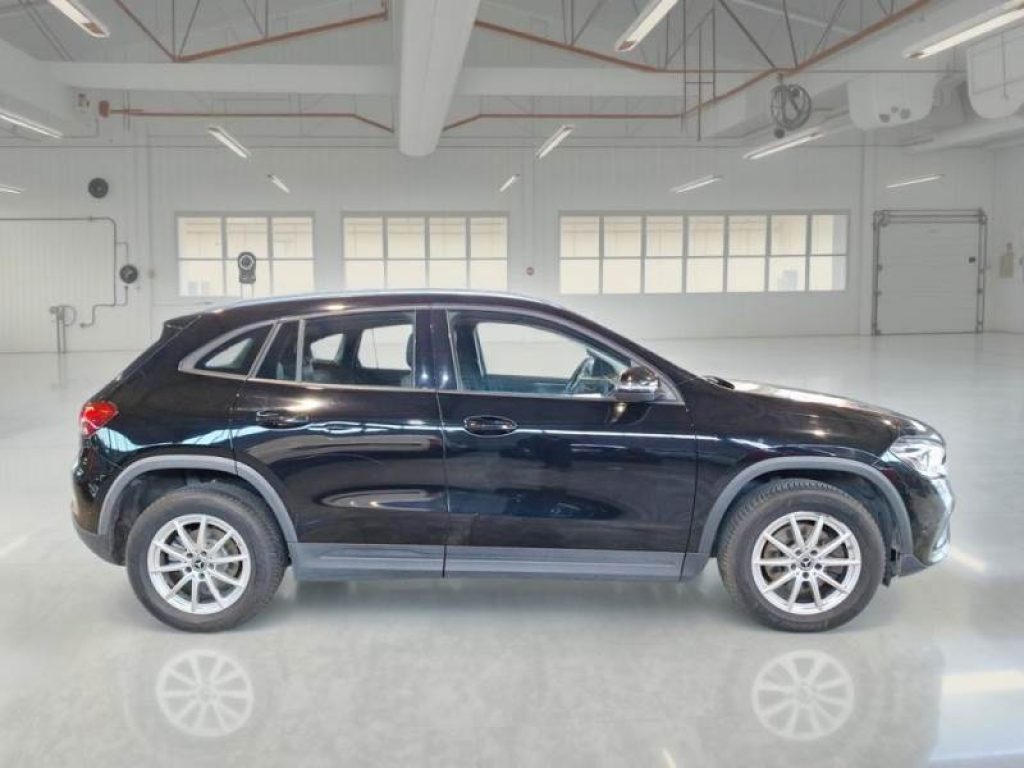 MERCEDES-BENZ GLA 200 d Automatic Business Extra **IVA ESPOSTA** - 3