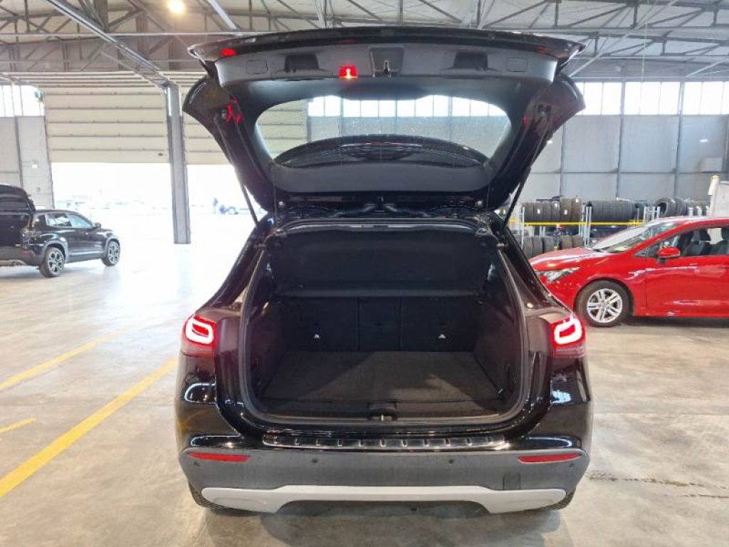 MERCEDES-BENZ GLA 200 d Automatic Business Extra **IVA ESPOSTA** - 4