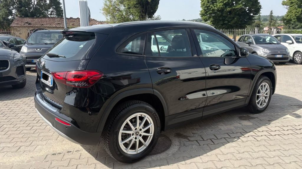 MERCEDES-BENZ GLA 200 d Automatic Business Extra **IVA ESPOSTA** - 3