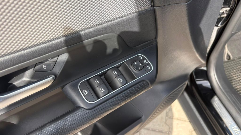 MERCEDES-BENZ GLA 200 d Automatic Business Extra **IVA ESPOSTA** - 8