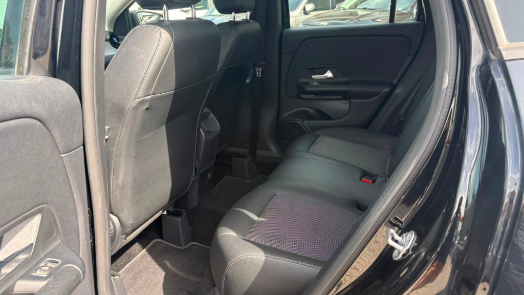 MERCEDES-BENZ GLA 200 d Automatic Business Extra **IVA ESPOSTA** - 17