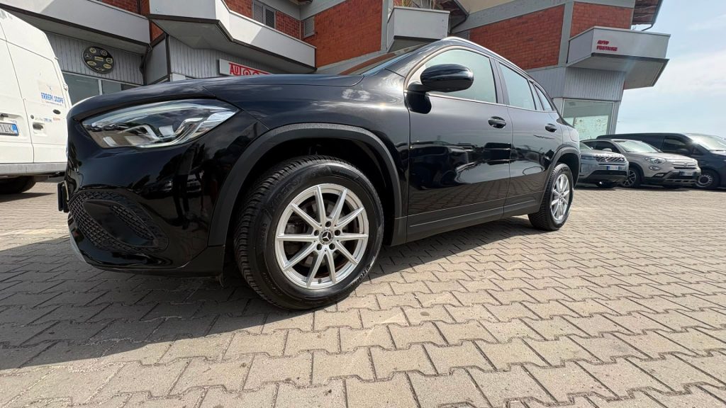 MERCEDES-BENZ GLA 200 d Automatic Business Extra **IVA ESPOSTA** - 24