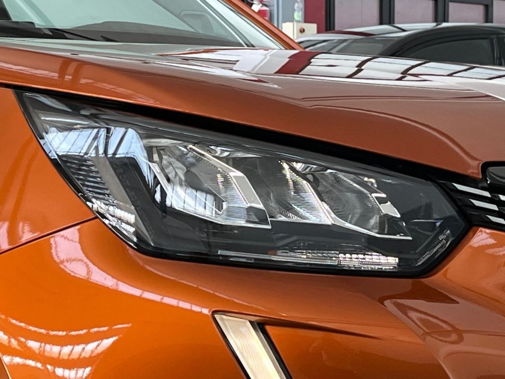 PEUGEOT 2008 BlueHDi 130 S&S EAT8 Allure Pack - 17