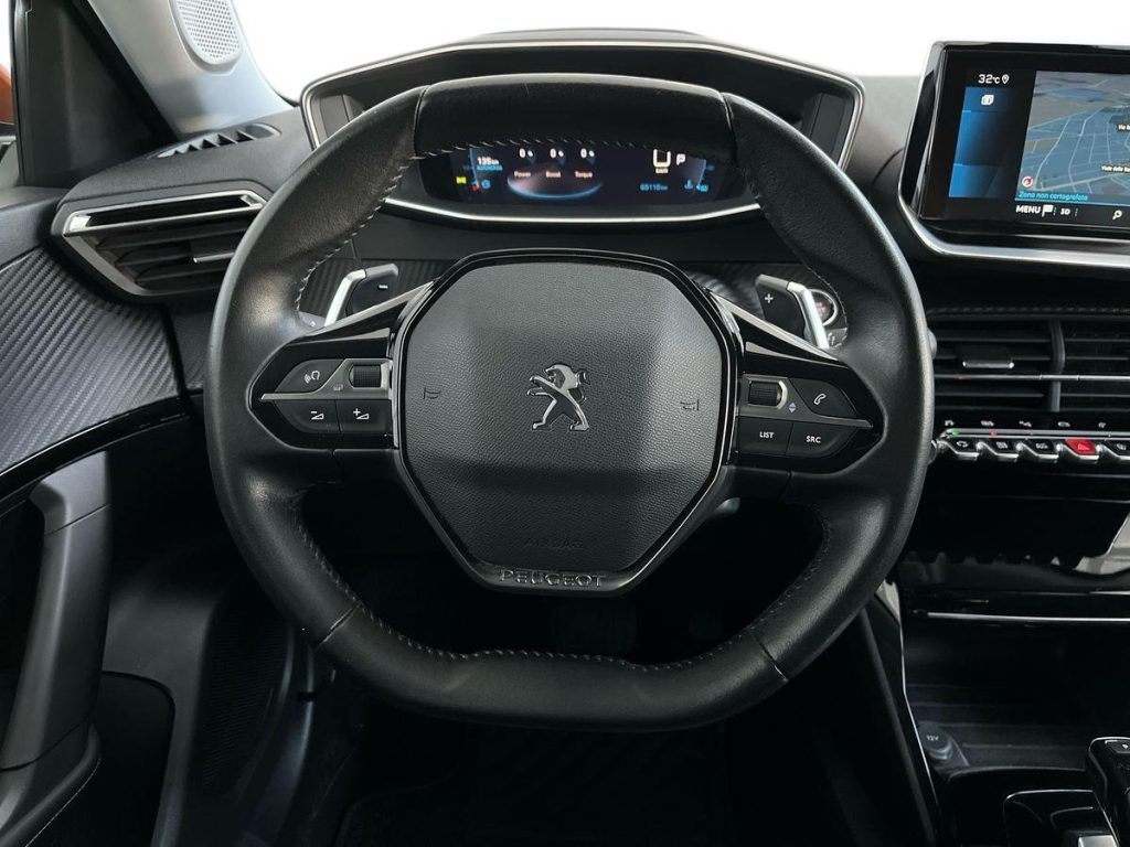 PEUGEOT 2008 BlueHDi 130 S&S EAT8 Allure Pack - 11