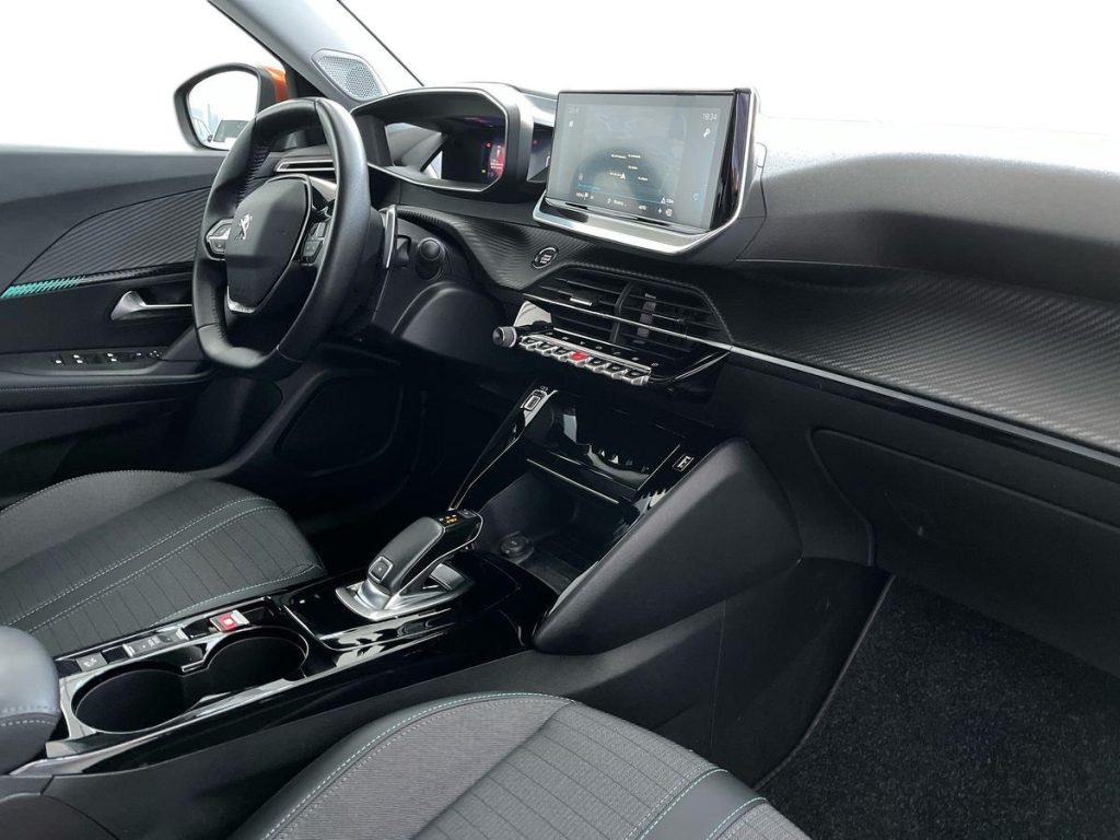 PEUGEOT 2008 BlueHDi 130 S&S EAT8 Allure Pack - 16