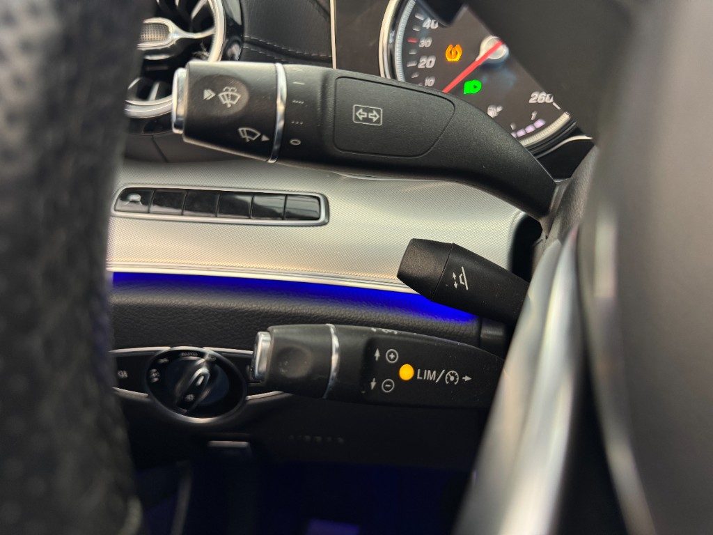 MERCEDES-BENZ E 220 d Auto Cabrio Premium - 21
