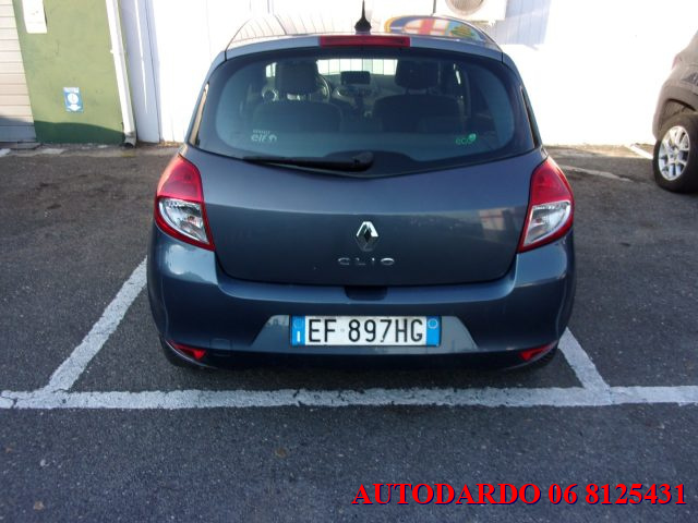 RENAULT Clio Argento metallizzato
