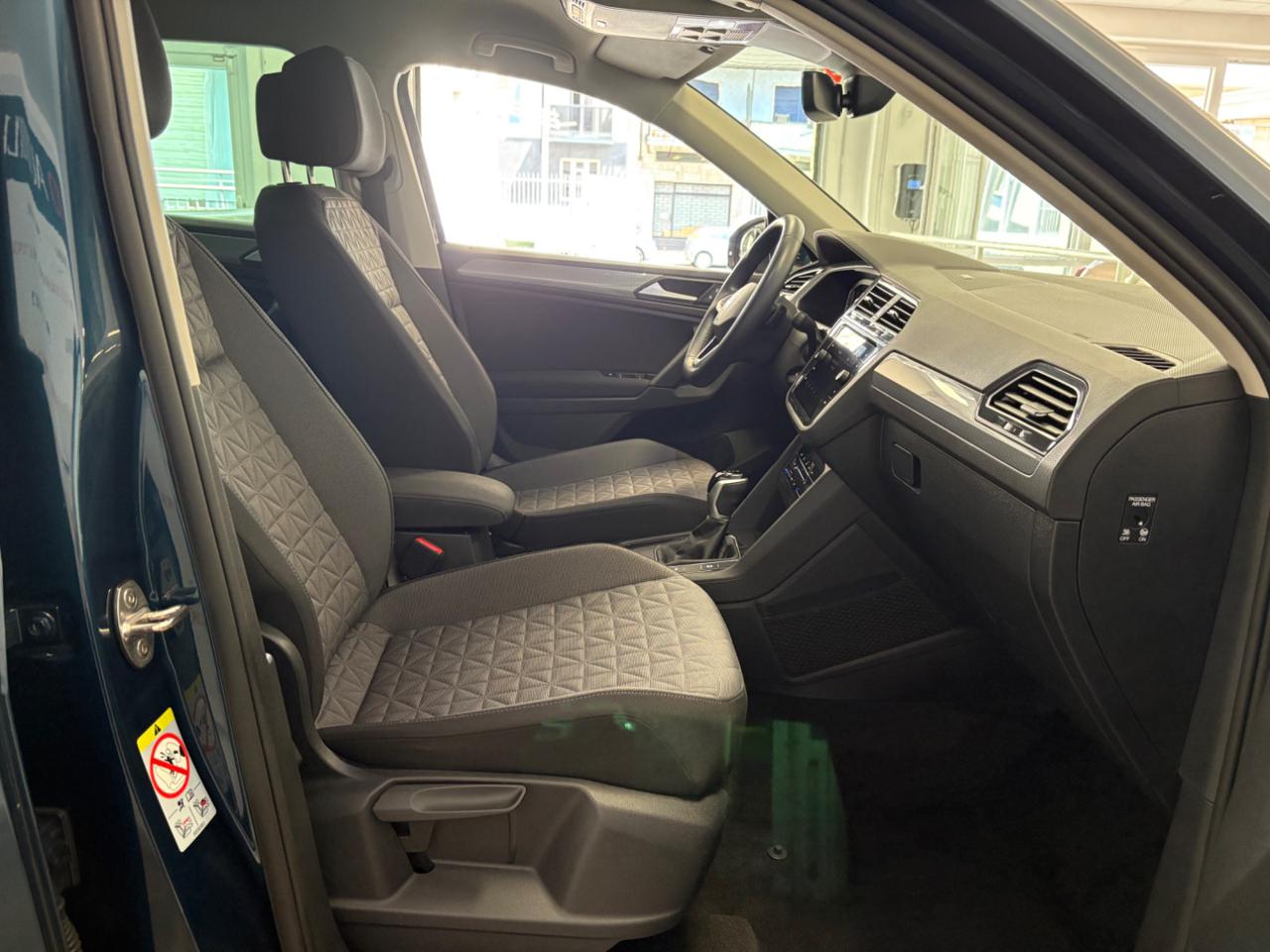 VOLKSWAGEN Tiguan 2.0 TDI 150 CV SCR DSG Life - 18