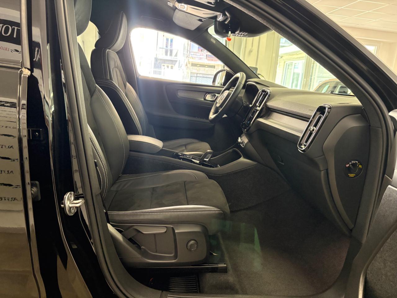 VOLVO XC40 T4 Recharge Plug-in Hybrid R-design FULL LED - 20