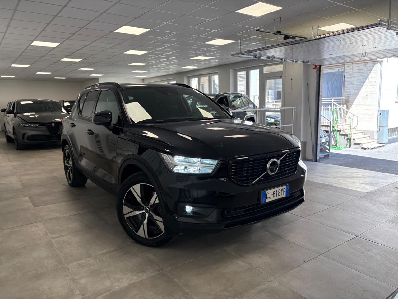 VOLVO XC40 T4 Recharge Plug-in Hybrid R-design FULL LED - 3