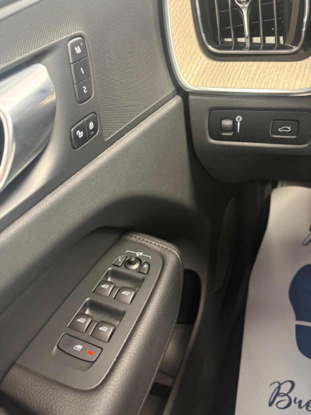 VOLVO XC60 B5 AWD automatico Ultimate Bright - 10