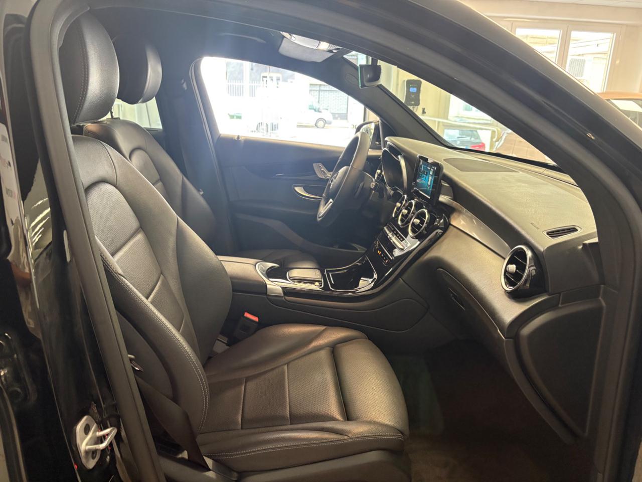 MERCEDES-BENZ GLC 200 d 4Matic Coupé Business FARI LED - 20