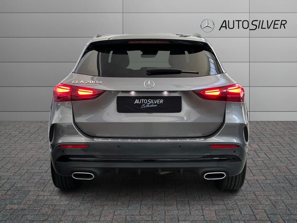 MERCEDES-BENZ GLA 200 d 4matic AMG Line Advanced Plus - 4
