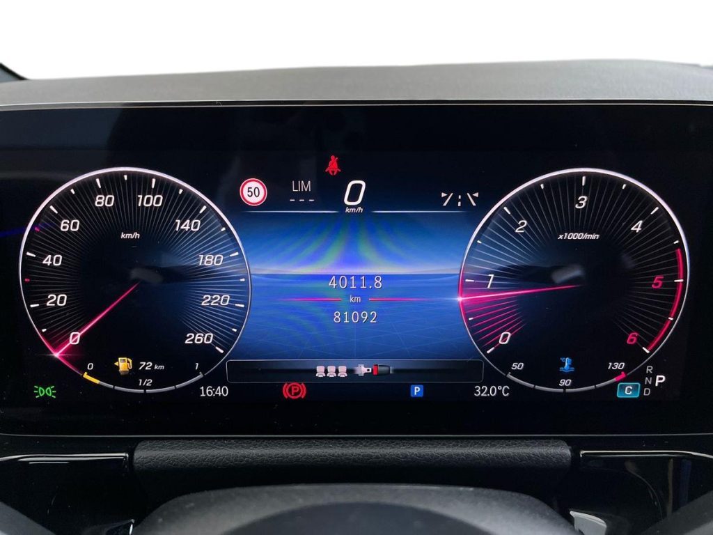 MERCEDES-BENZ GLA 200 d 4matic AMG Line Advanced Plus - 8