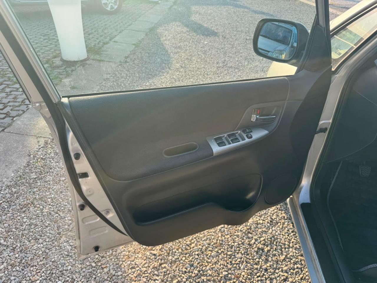 TOYOTA Corolla Verso 1.6 16V - 8