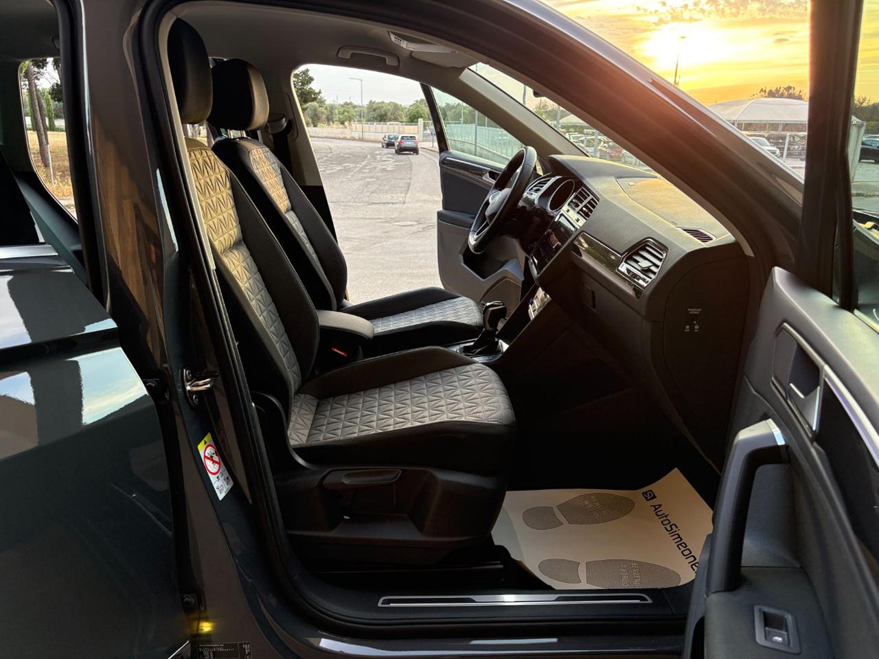 VOLKSWAGEN Tiguan 2.0 TDI 150 CV SCR DSG Life - 9