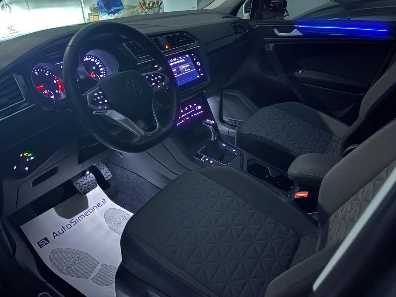 VOLKSWAGEN Tiguan 2.0 TDI 150 CV SCR DSG Life - 17