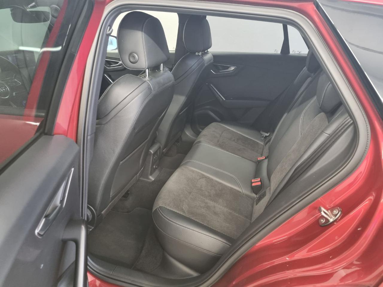 AUDI Q2 35 TDI quattro S tronic S line Edition - 19