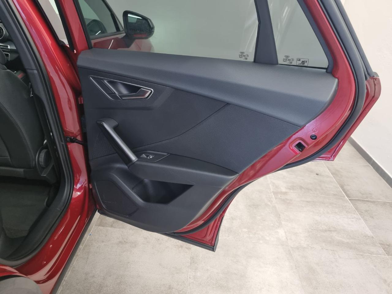 AUDI Q2 35 TDI quattro S tronic S line Edition - 22
