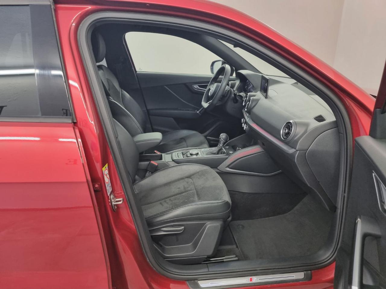 AUDI Q2 35 TDI quattro S tronic S line Edition - 13