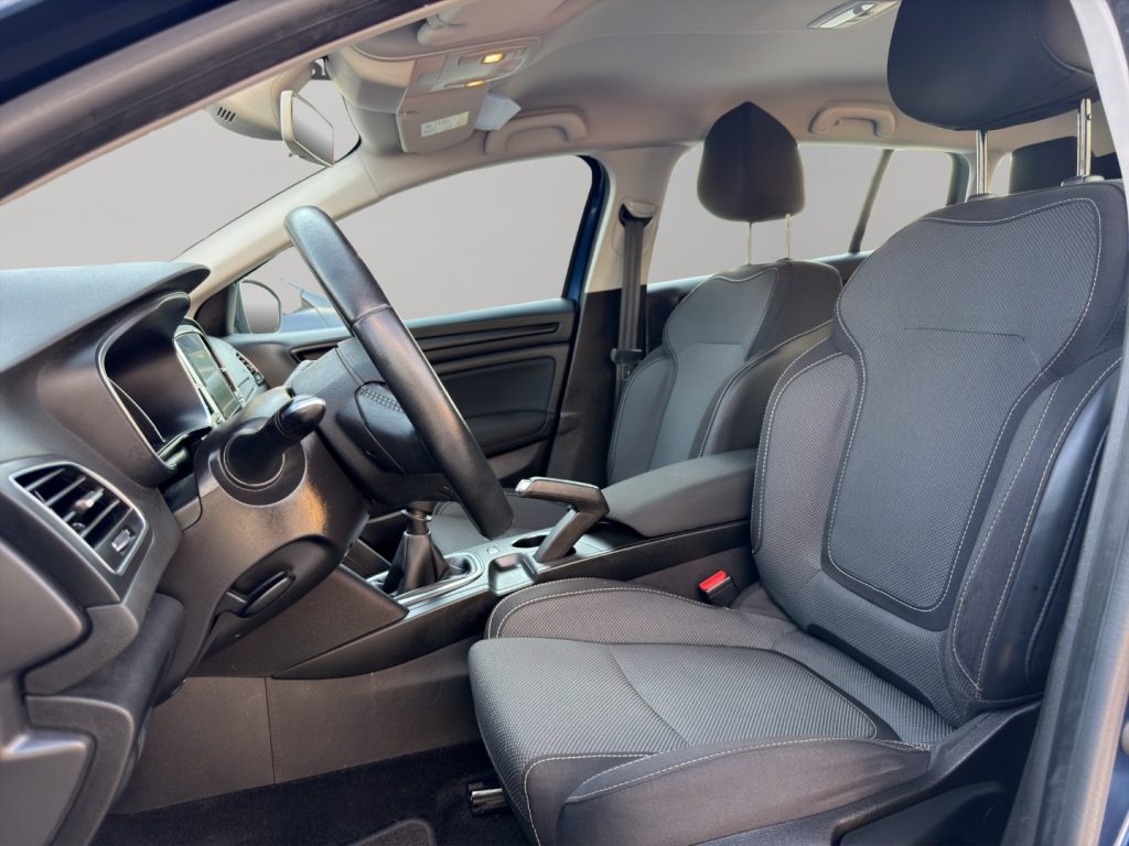 RENAULT Megane 1.5 dci Autocarro N1 - 7