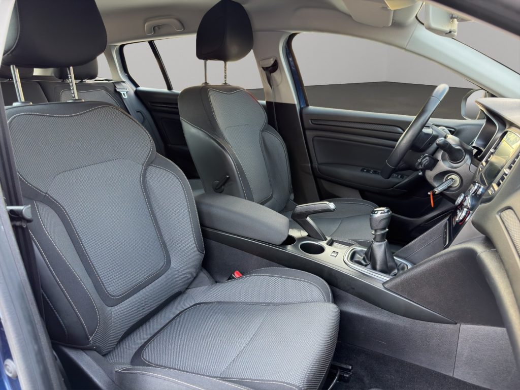 RENAULT Megane 1.5 dci Autocarro N1 - 9
