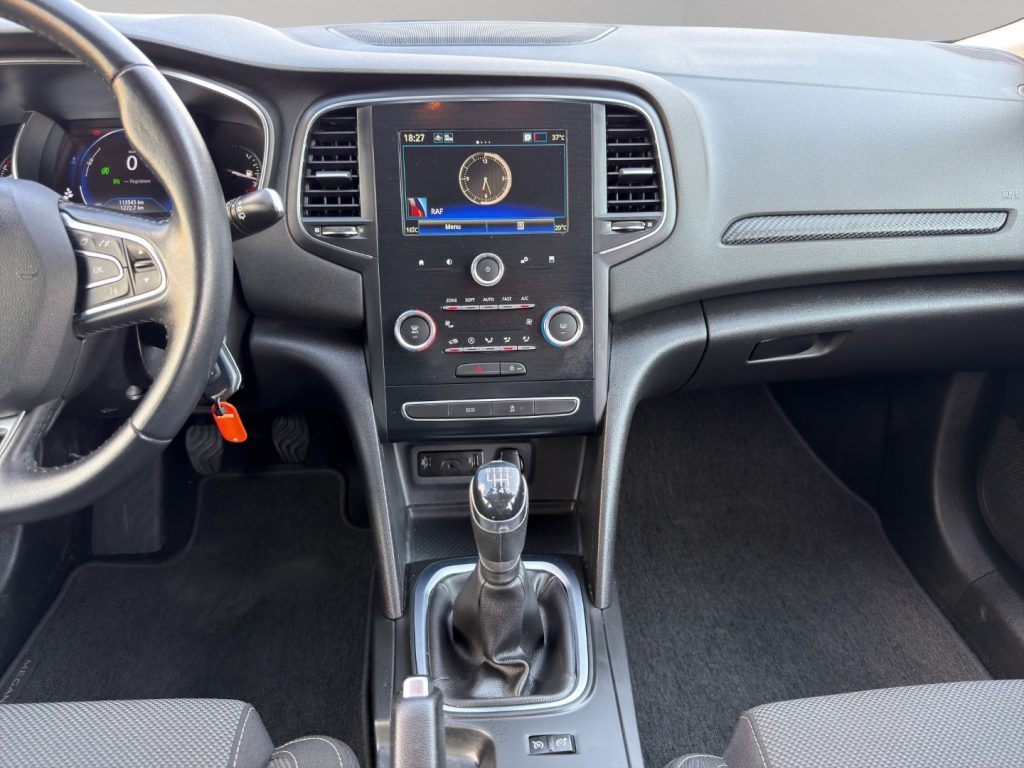 RENAULT Megane 1.5 dci Autocarro N1 - 13