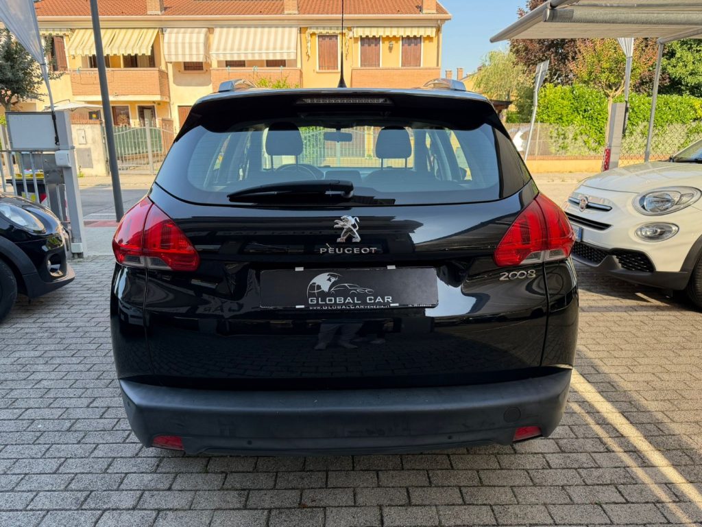 PEUGEOT 2008 1.2 VTi 82CV Allure - 6