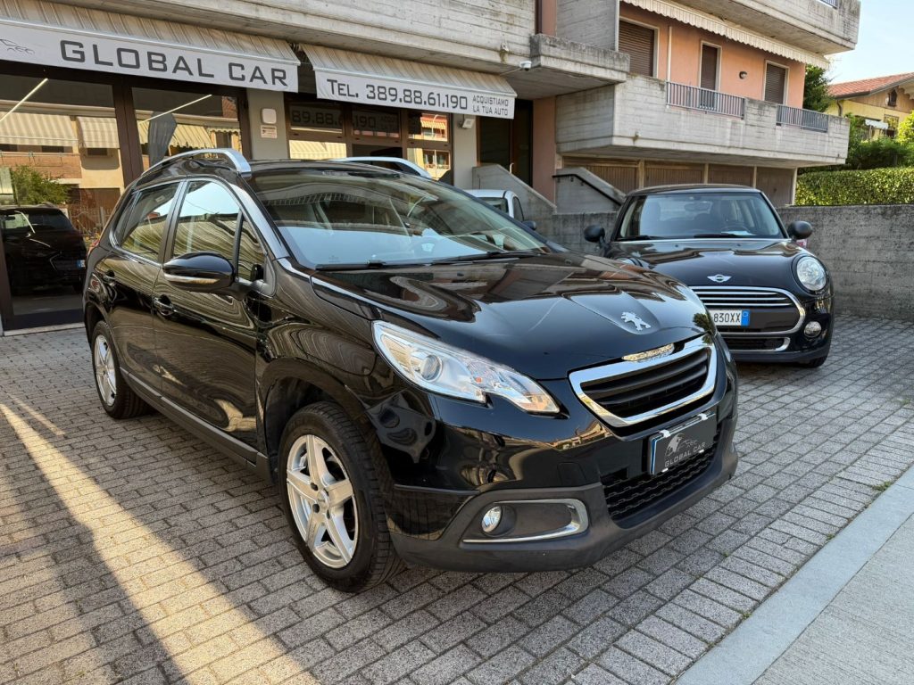 PEUGEOT 2008 1.2 VTi 82CV Allure - 3