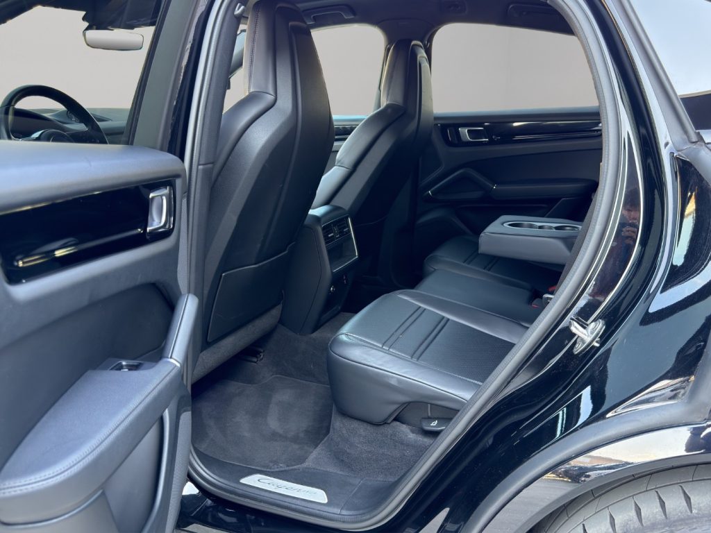PORSCHE Cayenne Coupé 462CV E-HYBRID - 8