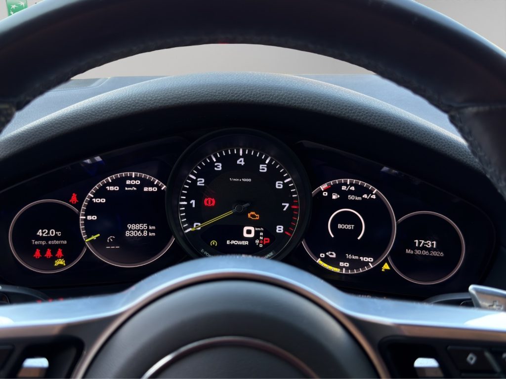 PORSCHE Cayenne Coupé 462CV E-HYBRID - 12