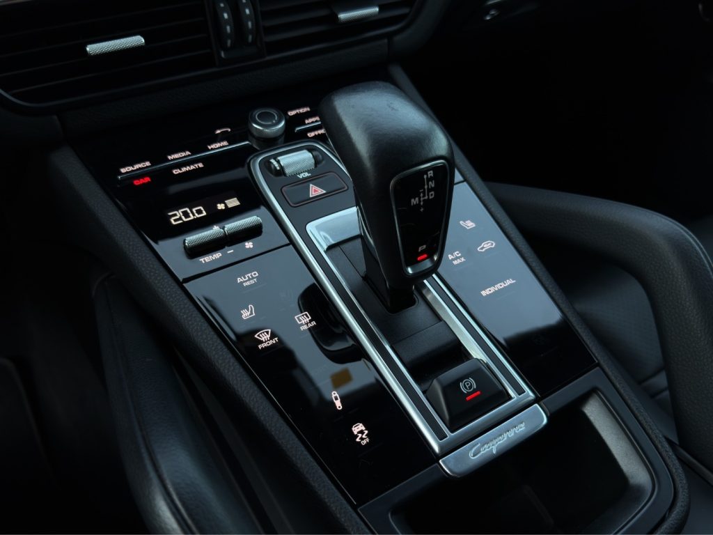 PORSCHE Cayenne Coupé 462CV E-HYBRID - 13