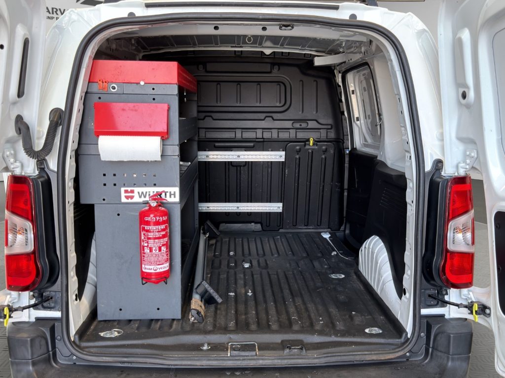 PEUGEOT Partner L1 100cv Allestito 3 posti - 15