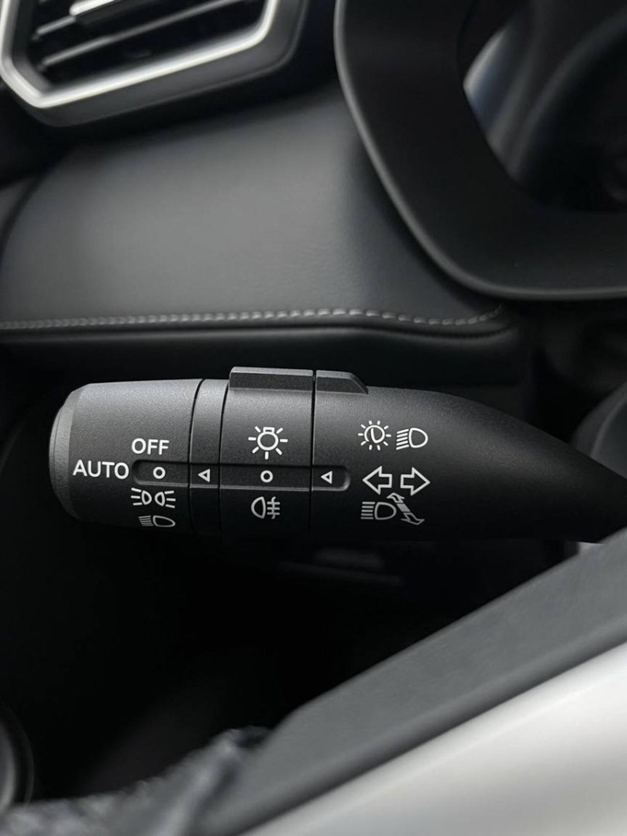 MG ZS 1.5 Hybrid+ Luxury - 16