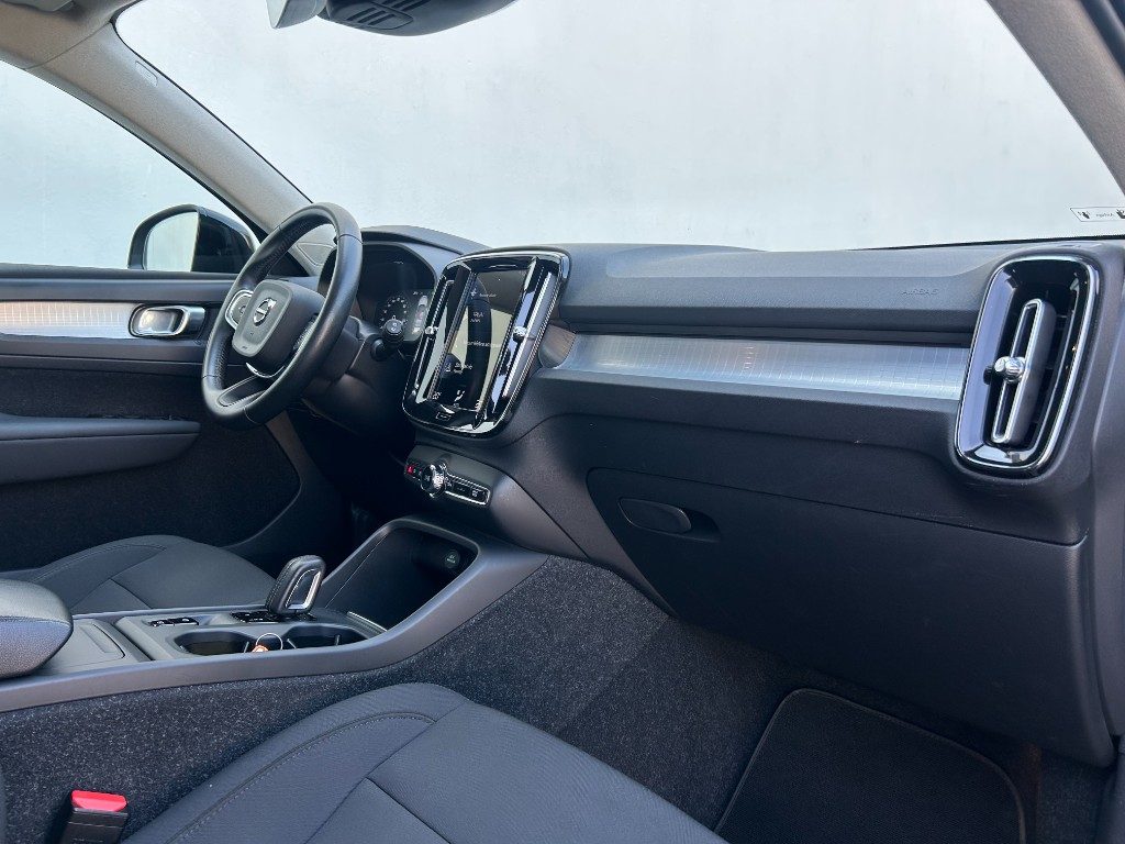 VOLVO XC40 T3 Geartronic Momentum Pro - Foto 4