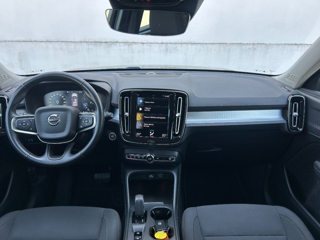 VOLVO XC40 T3 Geartronic Momentum Pro - Foto 5