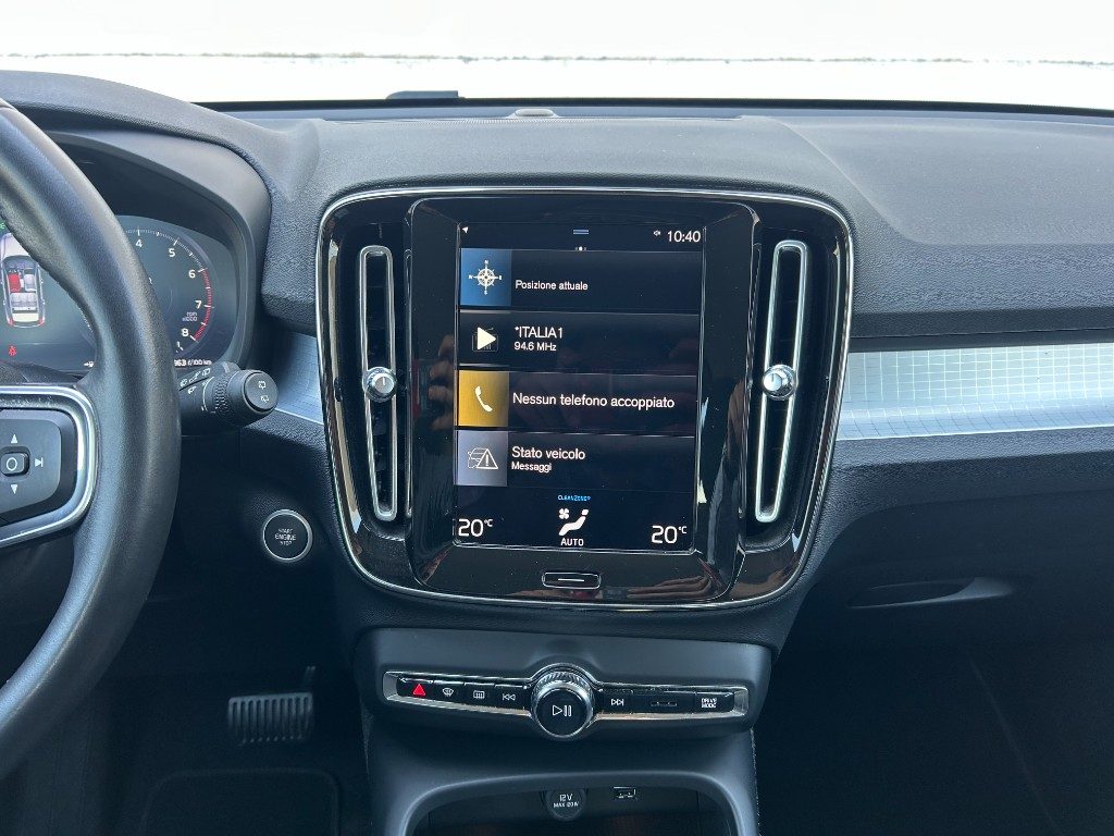 VOLVO XC40 T3 Geartronic Momentum Pro - Grid Foto 12