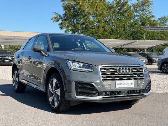 AUDI Q2 Grigio metallizzato